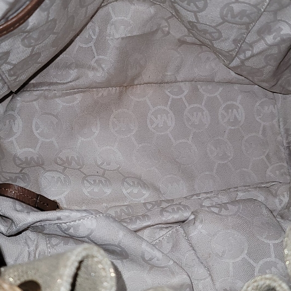 Michael Kors Large Hobo Tote Bag - Picture 15 of 16